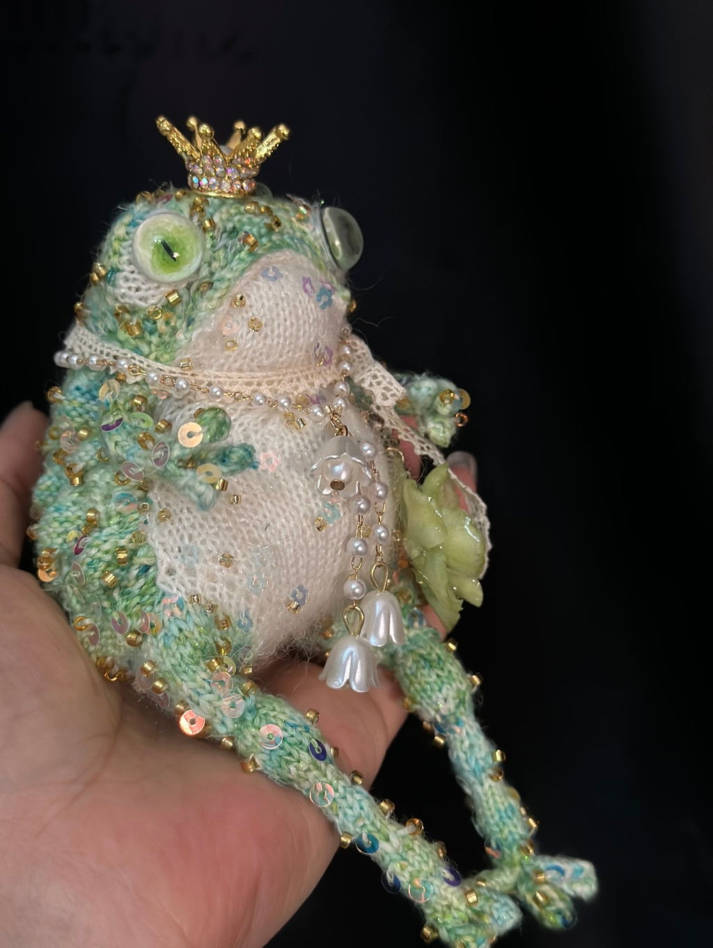 Mint Court Toad – Crystal Crown &amp; Bellflower Pendant Edition | Handmade Knitted Frog with Pearl Lace, Emerald Eyes &amp; Floral Side Embellishments
