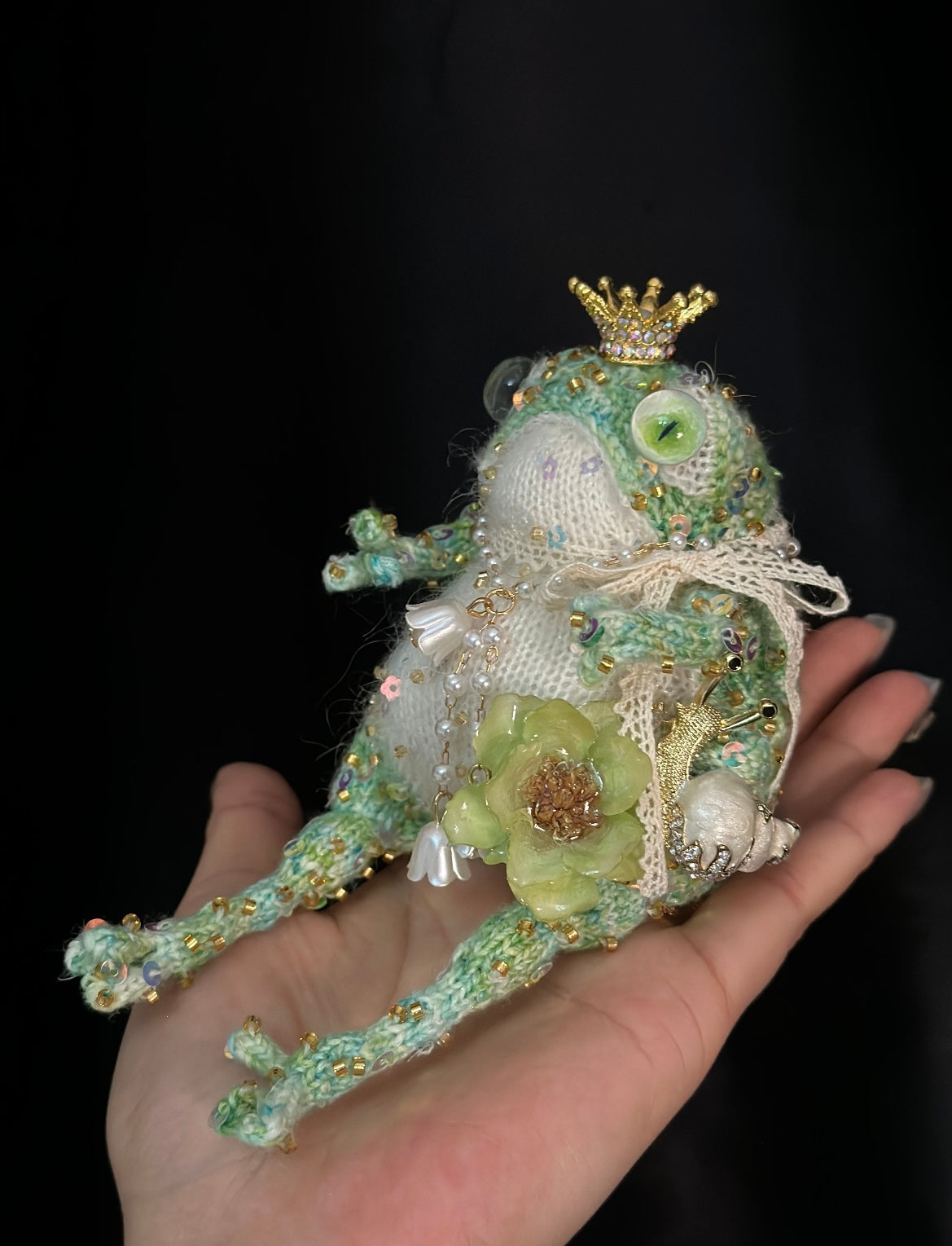 Mint Court Toad – Crystal Crown &amp; Bellflower Pendant Edition | Handmade Knitted Frog with Pearl Lace, Emerald Eyes &amp; Floral Side Embellishments