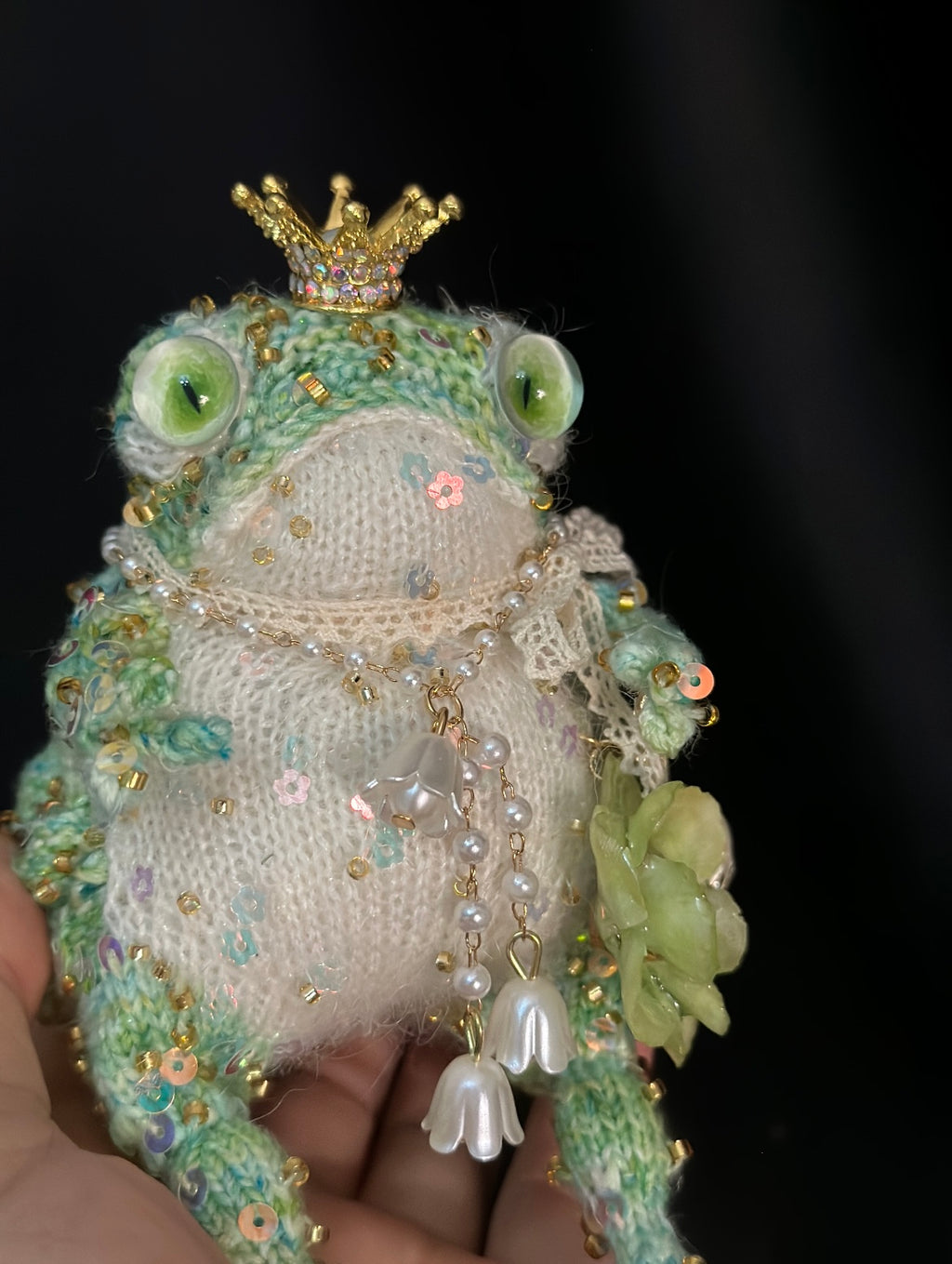Mint Court Toad – Crystal Crown &amp; Bellflower Pendant Edition | Handmade Knitted Frog with Pearl Lace, Emerald Eyes &amp; Floral Side Embellishments