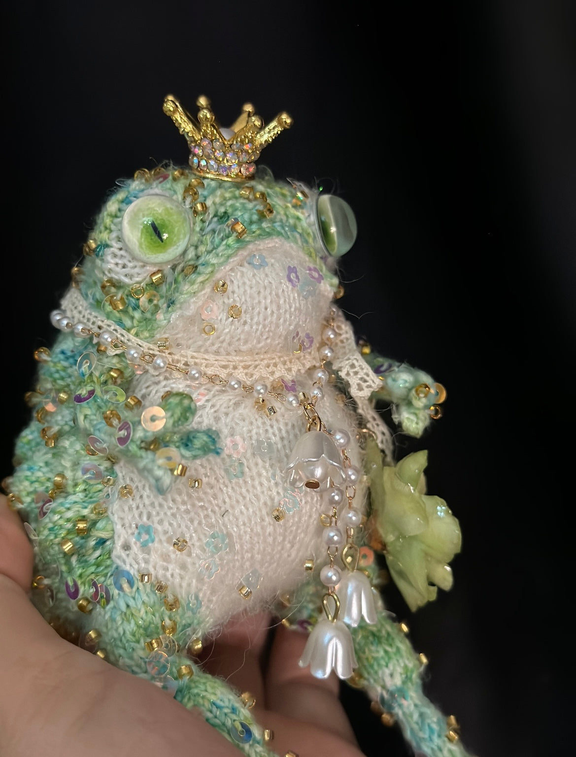 Mint Court Toad – Crystal Crown &amp; Bellflower Pendant Edition | Handmade Knitted Frog with Pearl Lace, Emerald Eyes &amp; Floral Side Embellishments