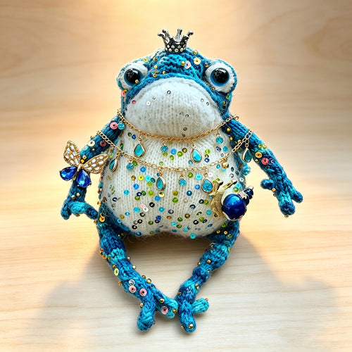 Blue Royal Toad – Enchanted Crochet Figurine | Silver Crown, Golden Butterfly &amp; Tiny Snail