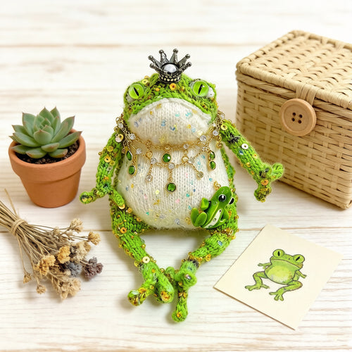 Forest King Toad – Crowned Knitted Figurine | Vintage Jewel Necklace & Baby Toad Companion