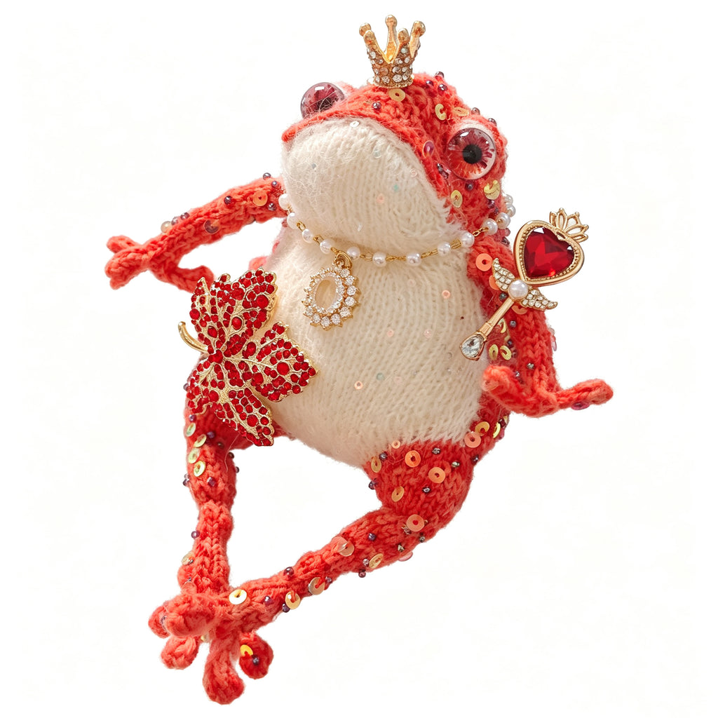 Heart Scepter Ruby-Eyed Toad Queen – Bejeweled Crochet Figurine with Gold Sequins, Pearl Necklace, Diamond Pendant &amp; Leaf Brooch