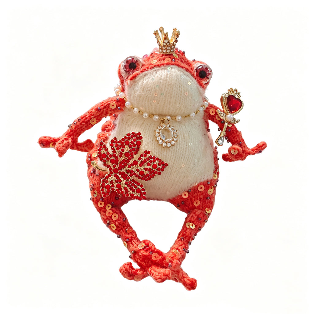 Heart Scepter Ruby-Eyed Toad Queen – Bejeweled Crochet Figurine with Gold Sequins, Pearl Necklace, Diamond Pendant &amp; Leaf Brooch