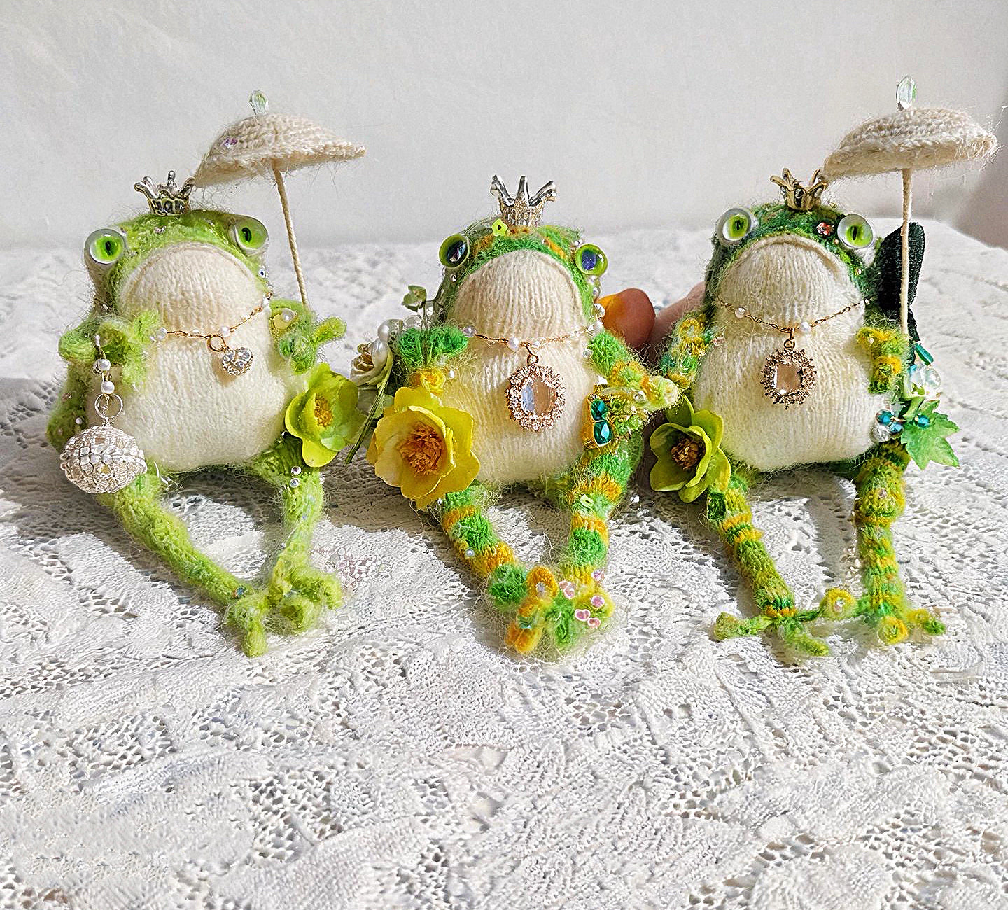 Three tiny green queens – The Garden Court Queens, Umbrellas, pearls, dragonflies, flowers, Choose Your Favorite Crowned Toad